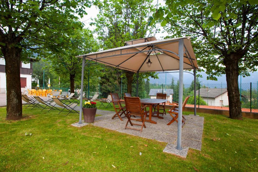 Hotel Migliorati Castione della Presolana Luaran gambar