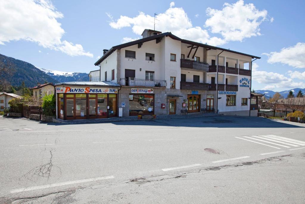Hotel Migliorati Castione della Presolana Luaran gambar